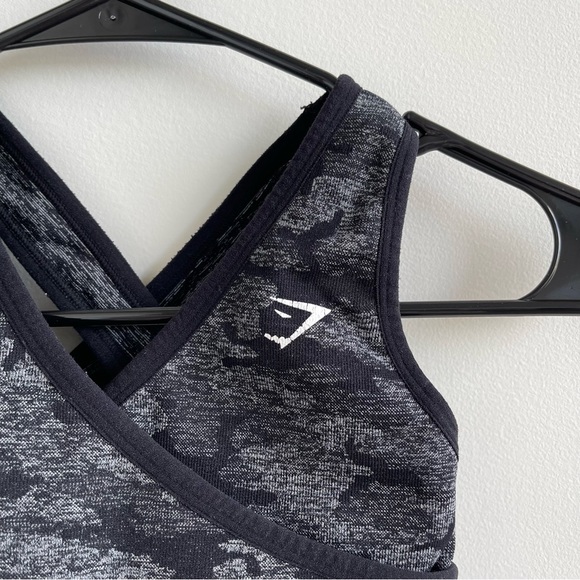 Gymshark adapt Camo Seamless Criss Cross Sports Bra size S - Picture 2 of 3